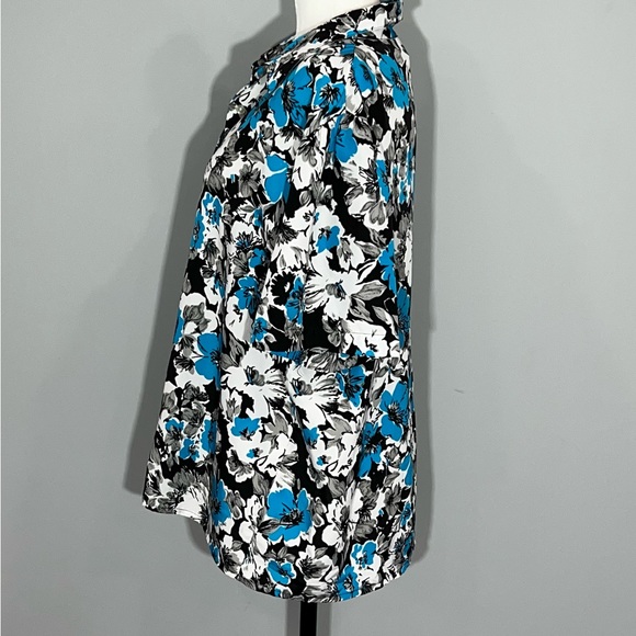 Fair Set Button Up T-Shirt - Picture 3 of 10